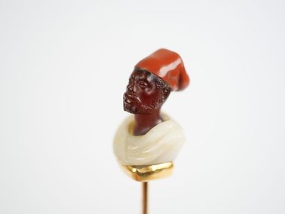 18K yellow gold (750‰) scarf pin, with the...