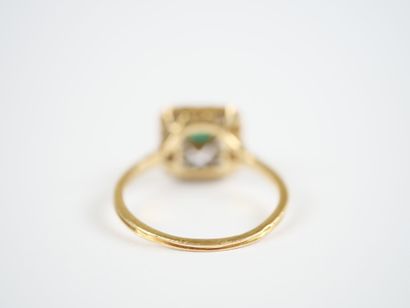 18K yellow gold (750‰) ring with a square,...