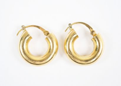 Pair of 18K yellow gold (750‰) hoop earrings.
Weight:...