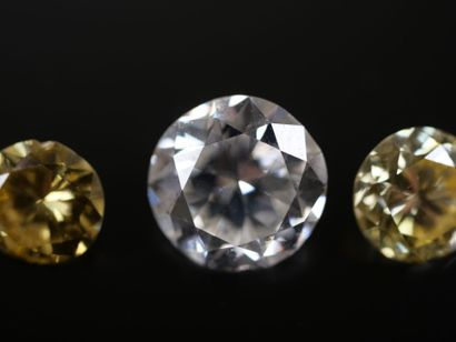 An 18K white gold (750‰) and platinum (850‰)...