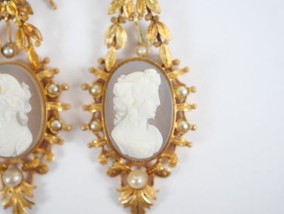 A two-tone 18K yellow gold (750‰) half-set...