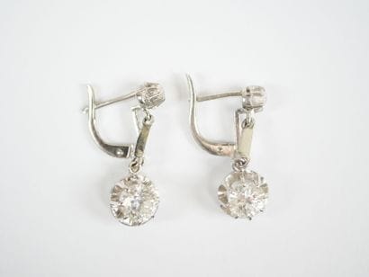 Pair of 18K white gold (750‰) earrings, each...