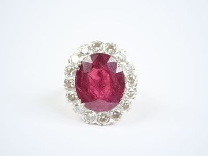 Large daisy ring in 18K yellow and white...