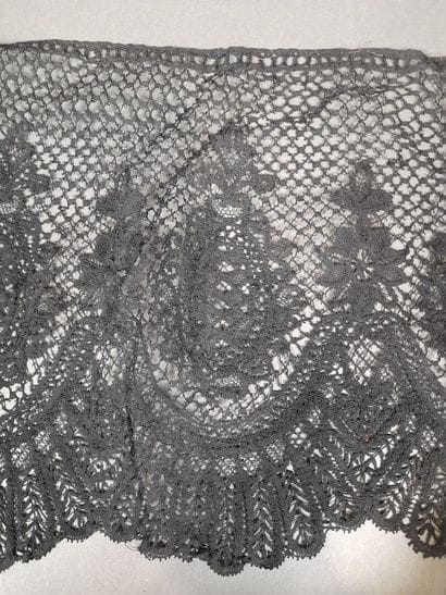 Lot de dentelles aux fuseaux noires type...