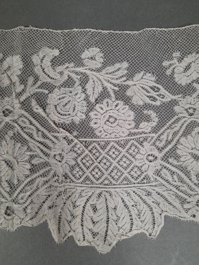 Dentelle de Valenciennes blanche aux fuseaux...