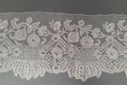 Dentelle de Valenciennes blanche aux fuseaux...