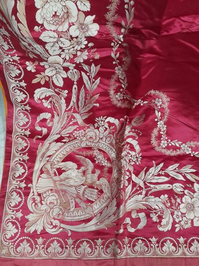 Paire de rideaux en satin de soie damassé...