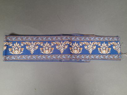 Important lot de passementerie en satin de...
