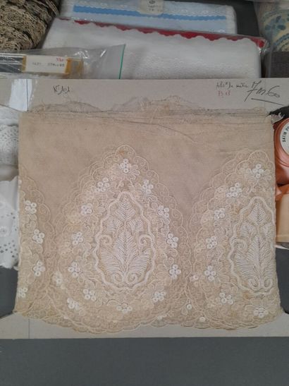 Important lot de rubans principalement de...