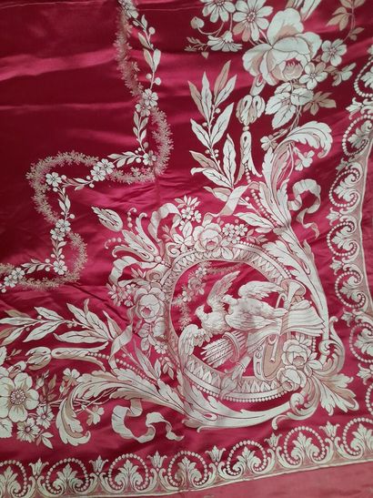 Paire de rideaux en satin de soie damassé...