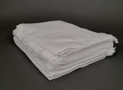 Douze serviettes de toilettes frangées en...