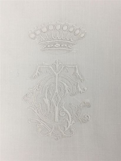 Taie d'oreiller d'enfant en coton blanc ornée...