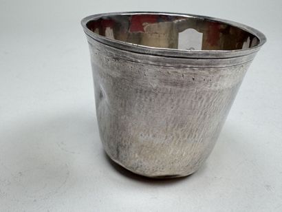 Timbale curon en argent 950/1000, le buvant...