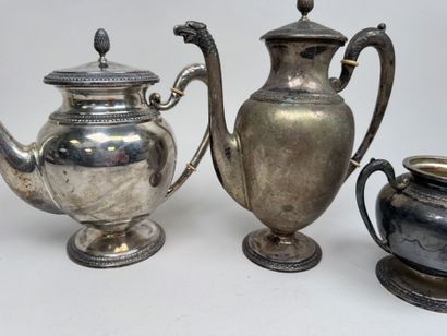 Trois pièces de forme en argent 800/1000,...