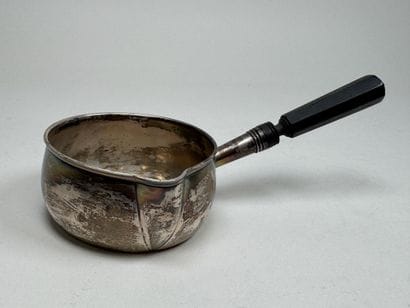 Petite casserole en argent 950/1000, poinçon...