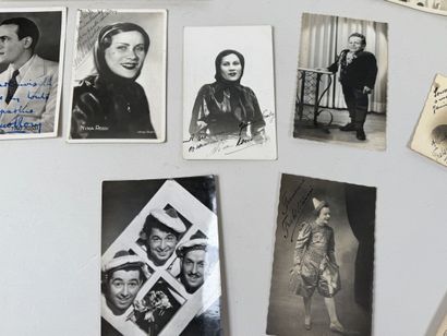 Lot de cartes et photos dont signatures de...