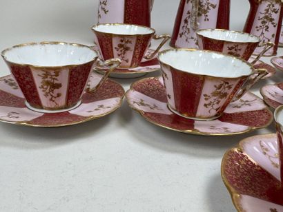 LIMOGES.
Partie de service à thé en porcelaine...