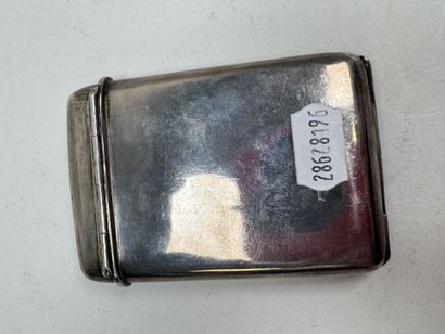 Étui à cigarettes et allumettes en argent...