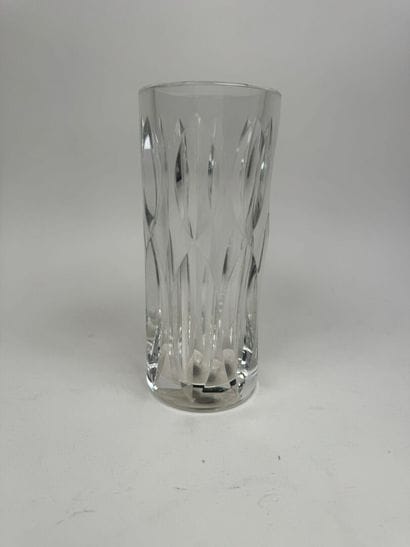 SAINT LOUIS.
Vase tubulaire à pans coupés...