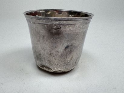 Timbale curon en argent 950/1000, le buvant...