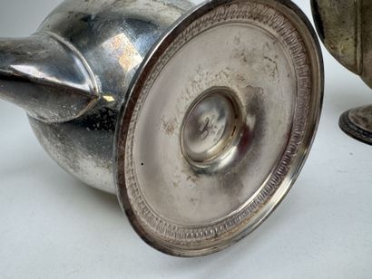 Trois pièces de forme en argent 800/1000,...