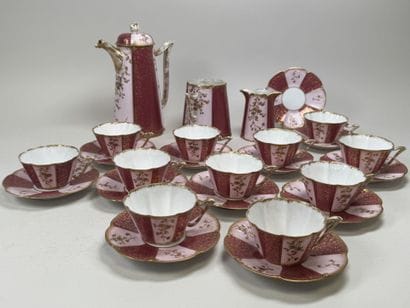 LIMOGES.
Partie de service à thé en porcelaine...