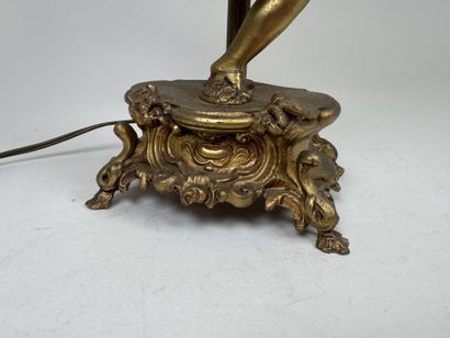 Petite lampe de chevet en laiton ou bronze...