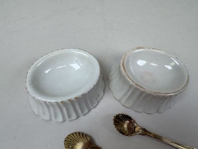 Paire de salerons en céramique blanche.
3,5...
