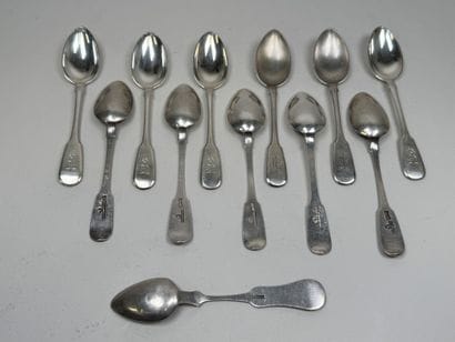 RUSSIE, XIXe.
Série de 11 cuillères en argent...