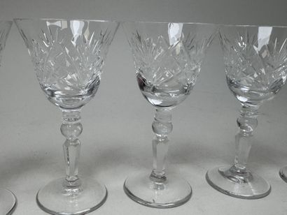Série de 6 petits verres à liqueur sur pied...