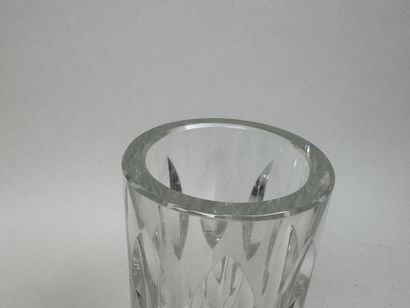 SAINT LOUIS.
Vase tubulaire à pans coupés...