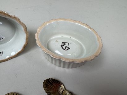Paire de salerons en céramique blanche.
3,5...