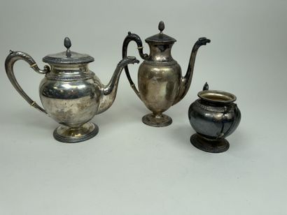 Trois pièces de forme en argent 800/1000,...