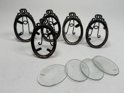Série de 5 petits cadres en argent 950/1000,...