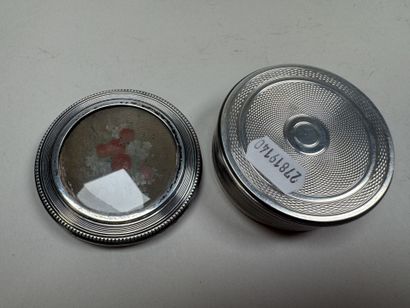 Petite boite circulaire en argent 950/1000,...