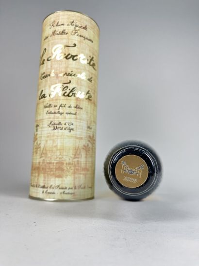 RHUM VIEUX.
La Favorite.
La Flibuste. 2000.
40%....