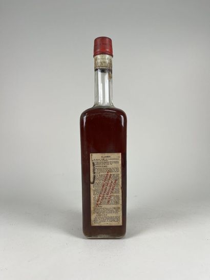 RHUM VIEUX.
Saint-James.
Rhum des Plantations....