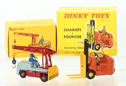 DINKY TOYS.
2 modèles d'origine, état neuf,...