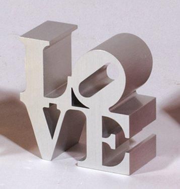 INDIANA Robert
Love argent Sculpture en aluminium...