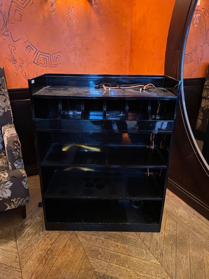 Deux dessertes de restaurant en bois stratifié...