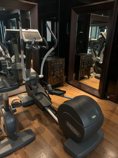Vélo elliptique TECHNOGYM



Le fonctionnement...