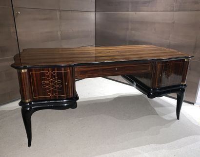 Bureau plat en bois de placage à deux caissons...
