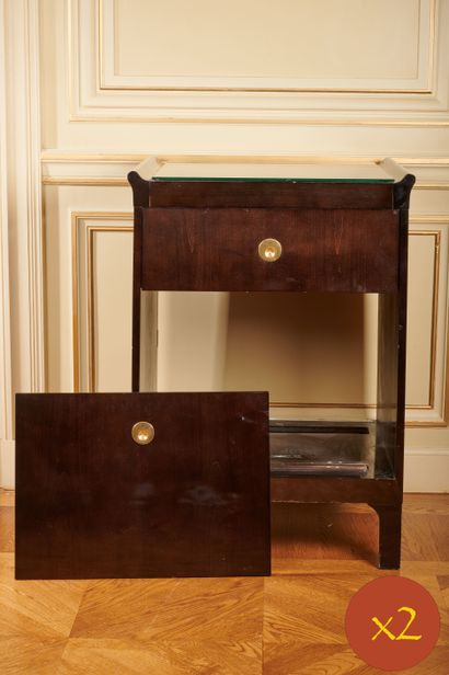 Paire de meubles pagode en bois laqué marron...