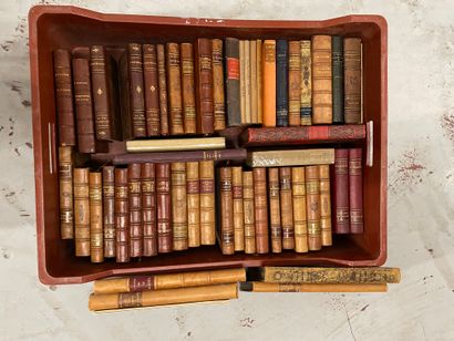 1 mannette de volumes
