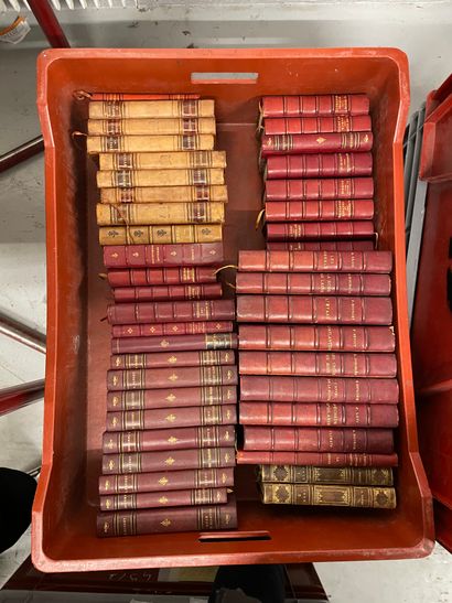 1 mannette de volumes