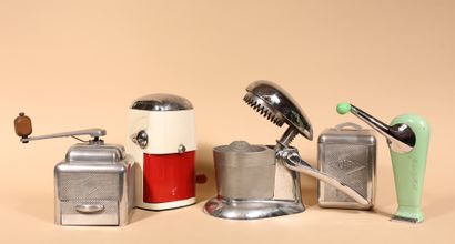 Set including : 
- Coffee grinder and box...