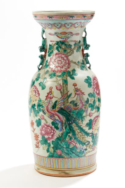 CHINE, Canton - Fin XIXe siècle
Vase balustre...