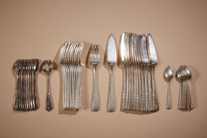 Partie de ménagère en métal argenté, modèle...