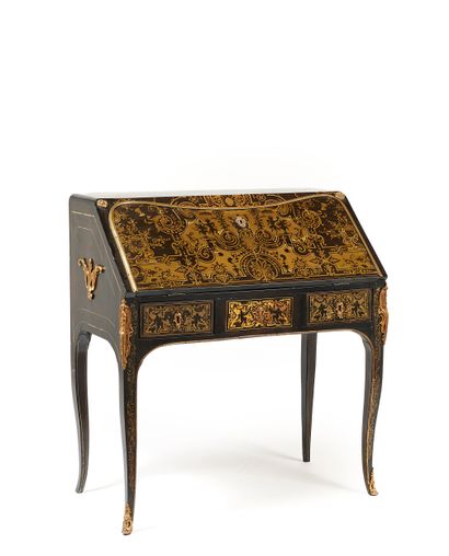 Secrétaire de pente en marqueterie de laiton...