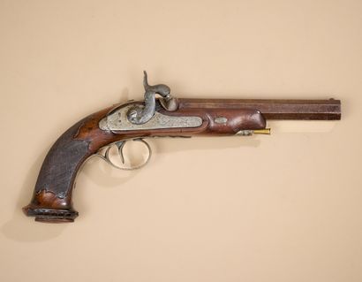Pistolet à percussion d’officier. 
Canon...